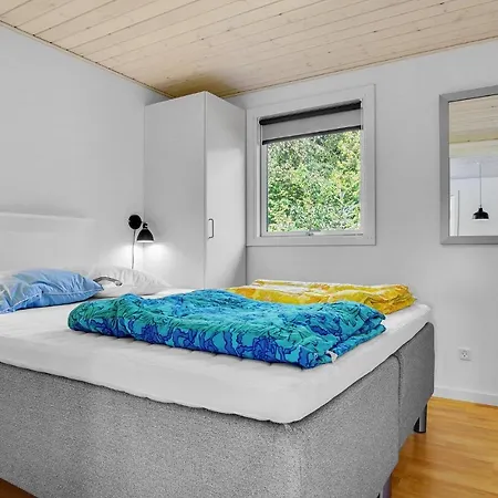 Solvpoppelvej Vaeggerlose Vi 펜션 Bøtø By